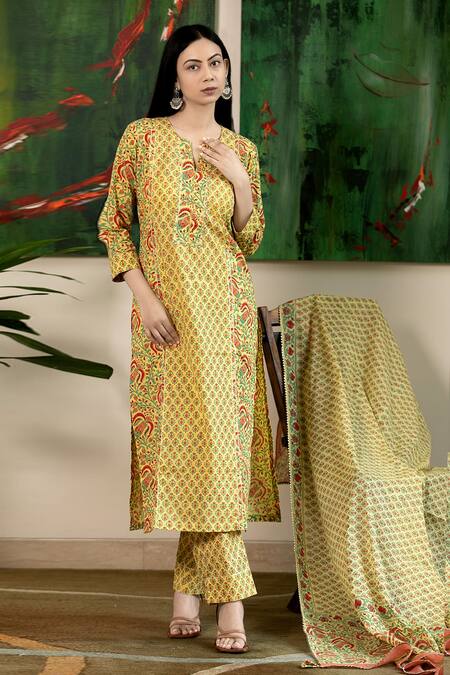 Abbaran_Yellow Cambric Dupatta Mulmul Round Hand Block Print Kurta Set _Online_at_Aza_Fashions