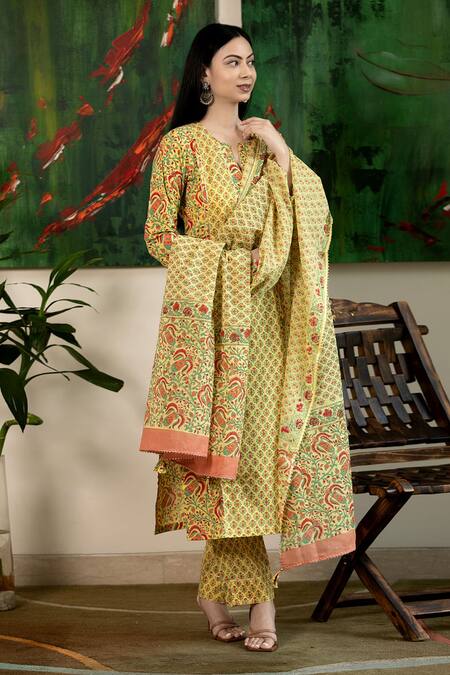 Buy_Abbaran_Yellow Cambric Dupatta Mulmul Round Hand Block Print Kurta Set _Online_at_Aza_Fashions