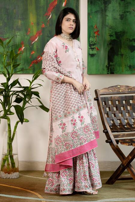 Abbaran_Pink Cotton Cambric Dupatta Mulmul V Neck Block Print Kurta Gharara Set _Online_at_Aza_Fashions