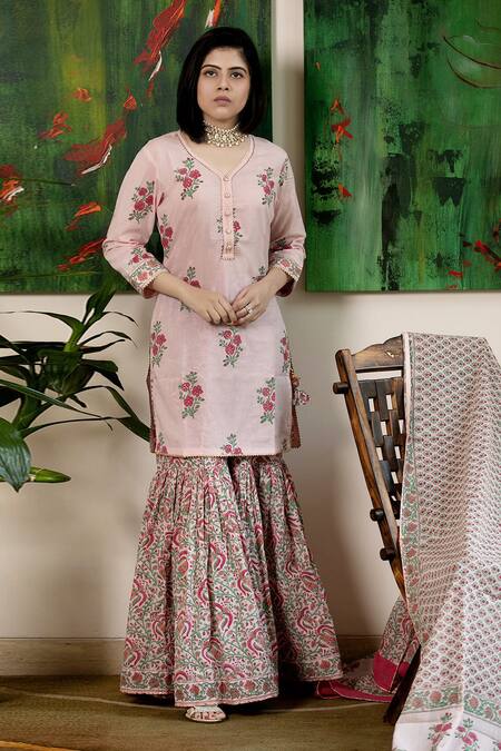Buy_Abbaran_Pink Cotton Cambric Dupatta Mulmul V Neck Block Print Kurta Gharara Set _Online_at_Aza_Fashions