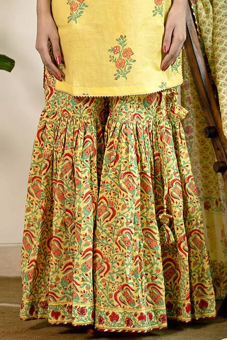 Abbaran_Yellow Cotton Cambric Dupatta Mulmul V Neck Block Print Kurta Gharara Set _at_Aza_Fashions