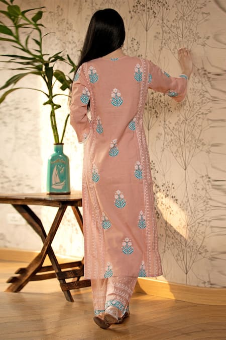 Shop Abbaran Pink Cotton Cambric Dupatta Chiffon Round Hand Block Printed Kurta Set at Aza Fashions Shop_Abbaran_Pink Cotton Cambric Dupatta Chiffon Round Hand Block Printed Kurta Set _at_Aza_Fashions