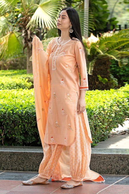 Shop_Abbaran_Orange Cotton Cambric Dupatta Mulmul Round Hand Block Print Kurta Set _Online_at_Aza_Fashions