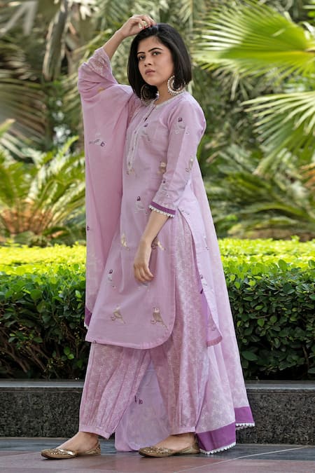 Abbaran Purple Cotton Cambric Dupatta Mulmul Round Hand Block Print Kurta Set Online at Aza Fashions Abbaran_Purple Cotton Cambric Dupatta Mulmul Round Hand Block Print Kurta Set _Online_at_Aza_Fashions