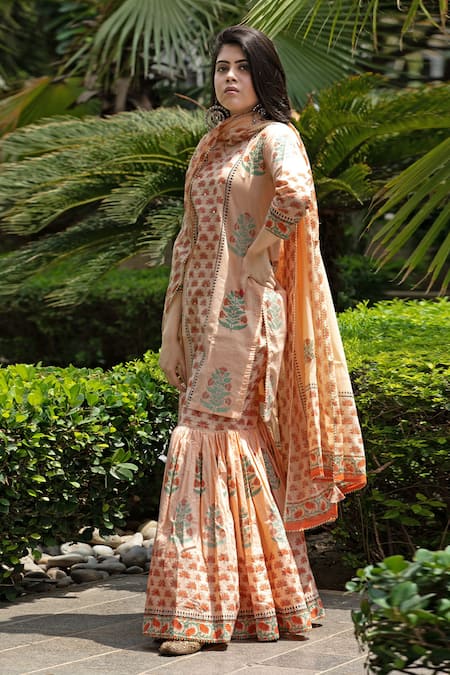 Abbaran_Orange Cotton Cambric Dupatta Mulmul V Neck Block Print Kurta Gharara Set _Online_at_Aza_Fashions