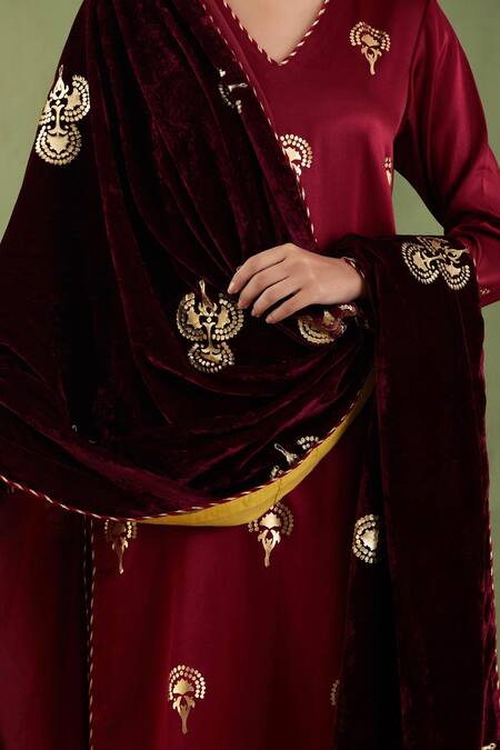 Buy Abbaran Maroon Silk Velvet Foil Print Shawl Online at Aza Fashions Buy_Abbaran_Maroon Silk Velvet Foil Print Shawl _Online_at_Aza_Fashions