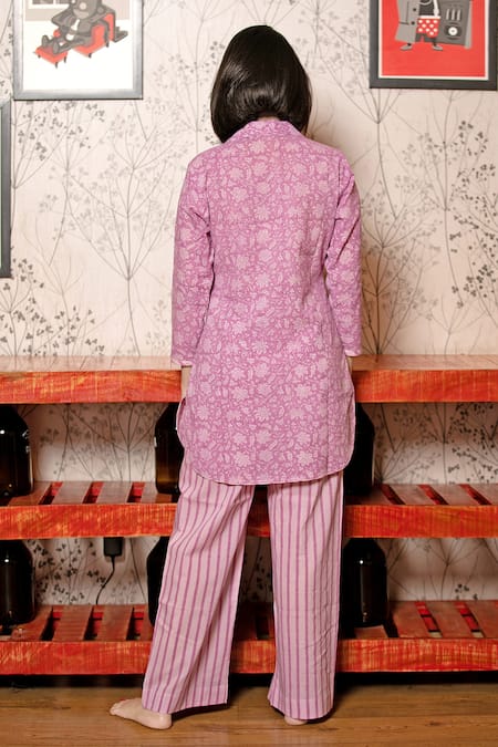 Shop Abbaran Purple Cotton Notched Collar Block Print Kurta And Pant Set at Aza Fashions Shop_Abbaran_Purple Cotton Notched Collar Block Print Kurta And Pant Set _at_Aza_Fashions