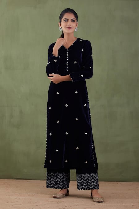 Abbaran Velvet Kurta & Palazzo Set 