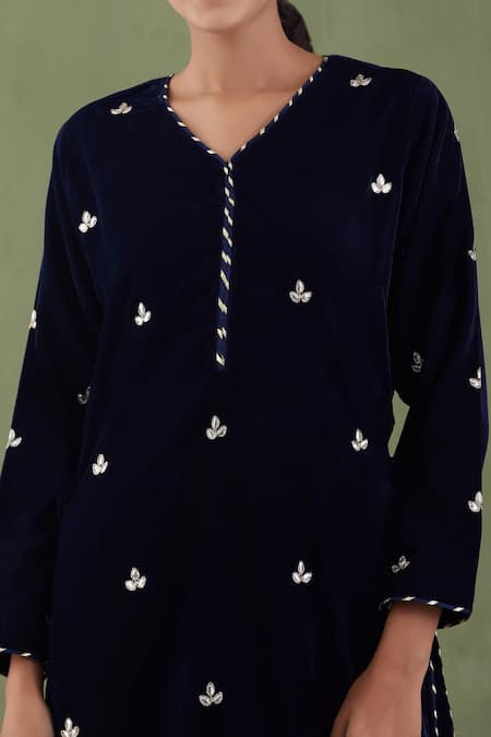 Buy Abbaran Blue Velvet Leaf V Neck Kurta And Palazzo Set Online at Aza Fashions Buy_Abbaran_Blue Velvet Leaf V Neck Kurta And Palazzo Set _Online_at_Aza_Fashions