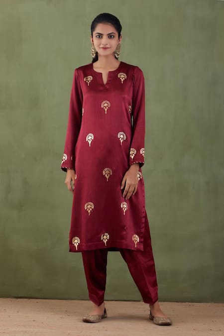 Abbaran_Maroon Silk Velvet, Mashru Floral Notched Foil Print Kurta Set _Online_at_Aza_Fashions