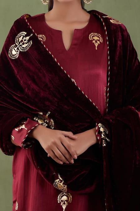 Shop_Abbaran_Maroon Silk Velvet, Mashru Floral Notched Foil Print Kurta Set _Online_at_Aza_Fashions