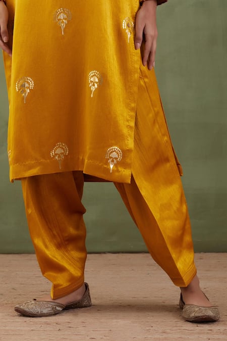 Shop_Abbaran_Yellow Mashru Floral Notched Foil Print Kurta And Salwar Set _Online_at_Aza_Fashions