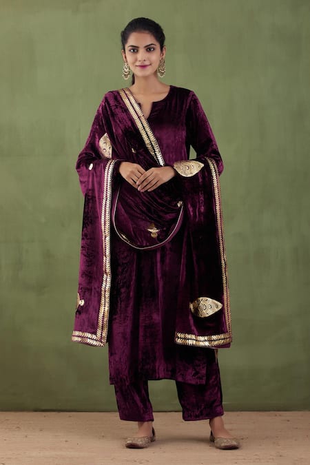 Abbaran Silk Velvet Kurta Set 