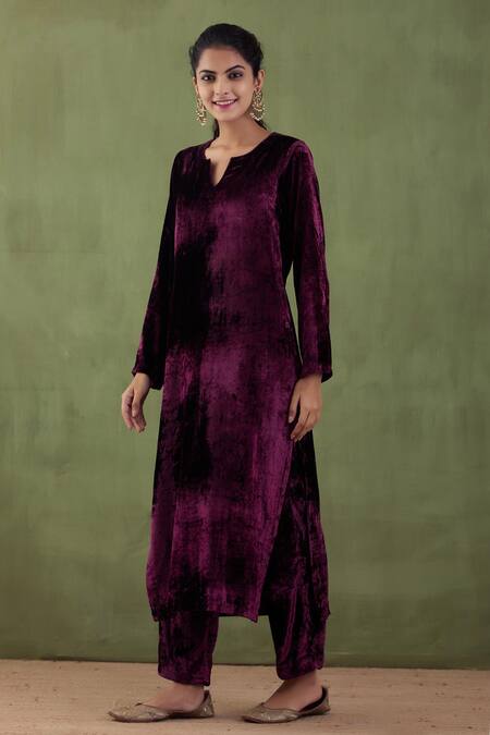 Buy_Abbaran_Maroon Silk Velvet Notched Kurta And Palazzo Set _Online_at_Aza_Fashions