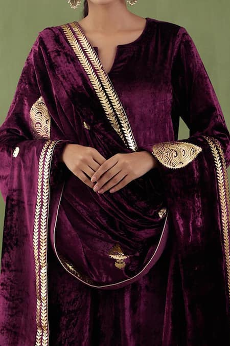 Shop Abbaran Maroon Silk Velvet Foil Print Shawl at Aza Fashions Shop_Abbaran_Maroon Silk Velvet Foil Print Shawl_at_Aza_Fashions