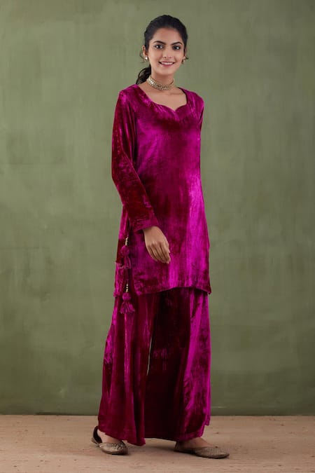 Abbaran_Purple Silk Velvet Leaf Neck Kurta And Sharara Set _Online_at_Aza_Fashions