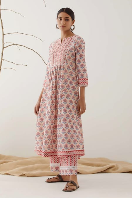 Buy_Abbaran_Pink Cotton Cambric Floral Motifs Notched Hand Block Print Kurta Palazzo Set _Online_at_Aza_Fashions
