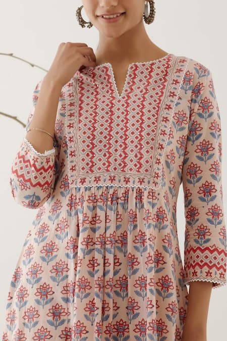 Abbaran_Pink Cotton Cambric Floral Motifs Notched Hand Block Print Kurta Palazzo Set _at_Aza_Fashions