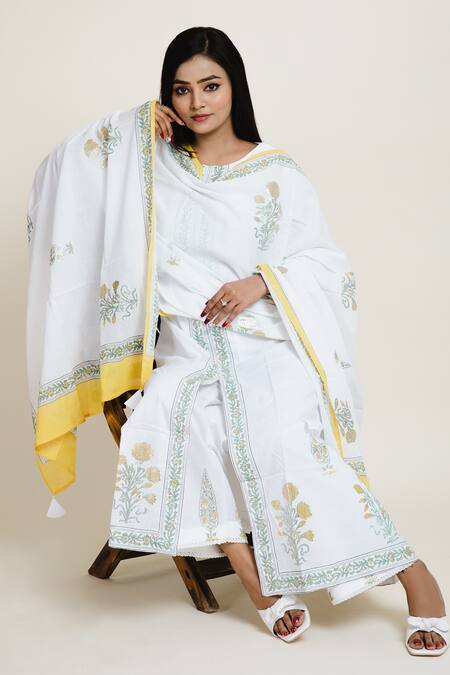Buy Abbaran White Cotton Cambric, Mulmul Foil Print, Mughal Round Kurta Set Online at Aza Fashions Buy_Abbaran_White Cotton Cambric, Mulmul Foil Print, Mughal Round Kurta Set _Online_at_Aza_Fashions