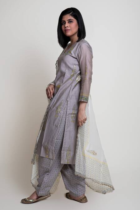 Buy_Abbaran_Grey Chanderi, Cotton Cambric Block , Foil V Neck Kurta Set _Online_at_Aza_Fashions