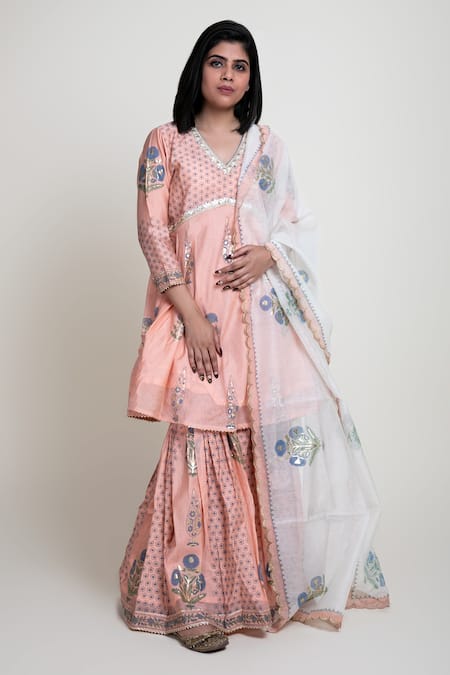 Abbaran_Peach Chanderi Block , Foil V Neck Kurta Gharara Set _Online_at_Aza_Fashions