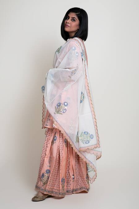 Buy_Abbaran_Peach Chanderi Block , Foil V Neck Kurta Gharara Set _Online_at_Aza_Fashions
