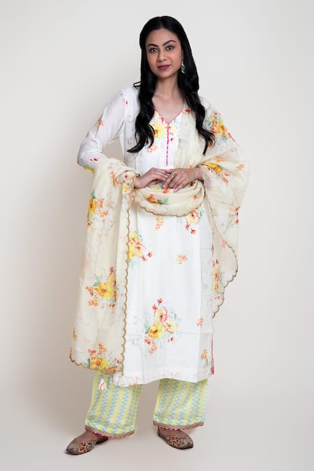 Abbaran White Cotton Silk Printed Digital Round Floral Kurta Palazzo Set 