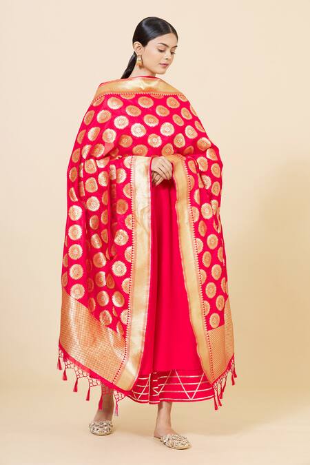 Nazaakat By Samara Singh_Red Banarasi Silk Dupatta_Online_at_Aza_Fashions