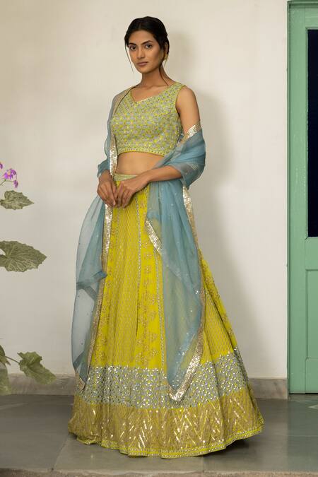 Surbhi Gupta_Green Organza, Georgette, Cotton Silk V Neck Printed Lehenga Set _Online_at_Aza_Fashions