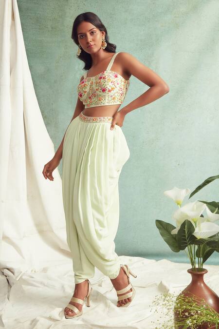 Priyanka Jain Green Dhoti Pant Crepe Chanderi, Dupatta Organza Sweetheart Embroidered Set Online at Aza Fashions Priyanka Jain_Green Dhoti Pant Crepe Chanderi, Dupatta Organza Sweetheart Embroidered Set _Online_at_Aza_Fashions