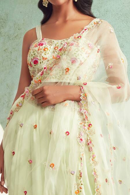 Priyanka Jain Green Dhoti Pant Crepe Chanderi, Dupatta Organza Sweetheart Embroidered Set at Aza Fashions Priyanka Jain_Green Dhoti Pant Crepe Chanderi, Dupatta Organza Sweetheart Embroidered Set _at_Aza_Fashions