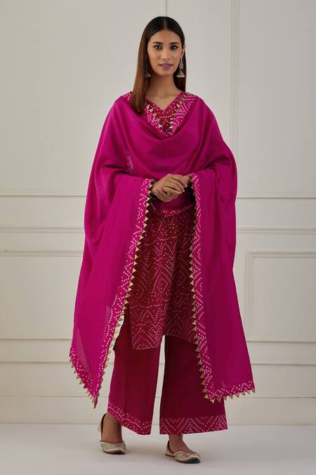 Shop_Musal_Fuchsia Chanderi, Cotton Embroidery V-neck Gulab Bandhani Print Kurta Pant Set_Online_at_Aza_Fashions
