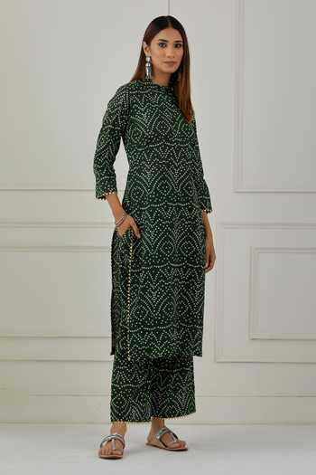 Buy Musal Green Chanderi, Cotton Embroidery Bandeau Neck Dark Bandhani Print Kurta Set Online at Aza Fashions Buy_Musal_Green Chanderi, Cotton Embroidery Bandeau Neck Dark Bandhani Print Kurta Set _Online_at_Aza_Fashions
