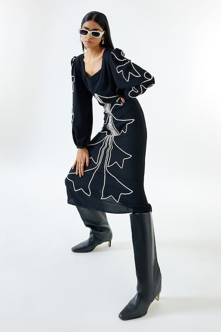 Buy_Echostudio_Black Crepe Embroidery V-neck Abstract Dress _Online_at_Aza_Fashions
