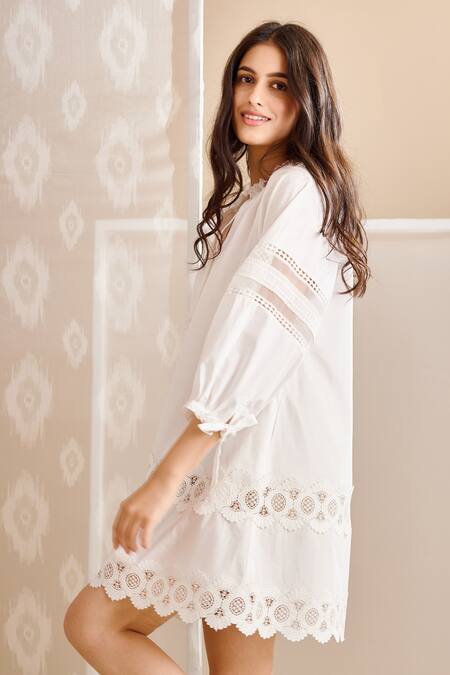 Buy Bunka White Cotton Embellished Crochet Lace Work And 3d Organza Nysa Tunic Online at Aza Fashions Buy_Bunka_White Cotton Embellished Crochet Lace Work And 3d Organza Nysa Tunic _Online_at_Aza_Fashions