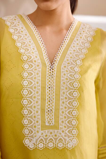 Buy_Bunka_Yellow Silk Organza Embellished Crochet Lace Salma Straight Set 