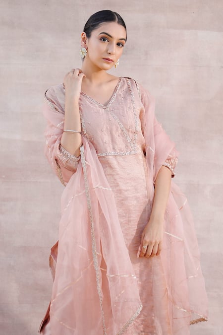 Label Mansi Nagdev Pink Tissue, Chanderi Embroidery, Sequins V-neck Afreen Bodice Kurta Set Online at Aza Fashions Label Mansi Nagdev_Pink Tissue, Chanderi Embroidery, Sequins V-neck Afreen Bodice Kurta Set _Online_at_Aza_Fashions