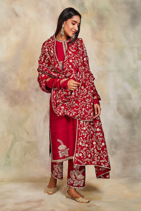 Sue Mue Embroidered Kurta Set 