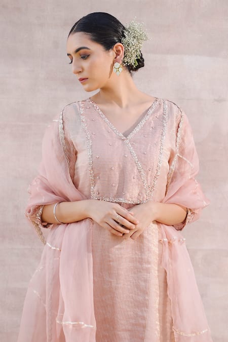 Shop Label Mansi Nagdev Pink Tissue, Chanderi Embroidery, Sequins V-neck Afreen Bodice Kurta Set Online at Aza Fashions Shop_Label Mansi Nagdev_Pink Tissue, Chanderi Embroidery, Sequins V-neck Afreen Bodice Kurta Set _Online_at_Aza_Fashions