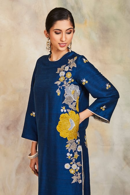 Shop_Sue Mue_Blue Raw Silk Round Embellished Kurta Set _Online_at_Aza_Fashions