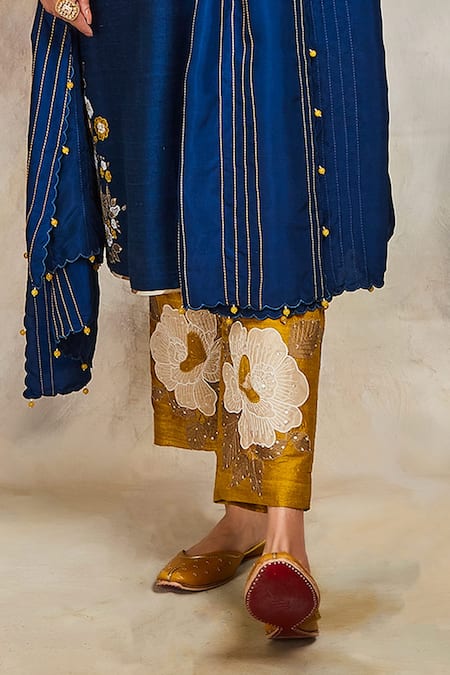 Sue Mue_Blue Raw Silk Round Embellished Kurta Set _at_Aza_Fashions