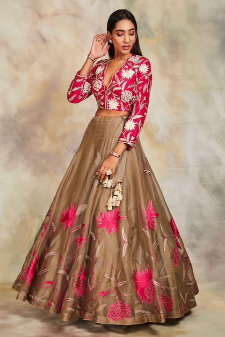 Sue Mue Green Organza V Neck Embroidered Lehenga Set Online at Aza Fashions Sue Mue_Green Organza V Neck Embroidered Lehenga Set _Online_at_Aza_Fashions