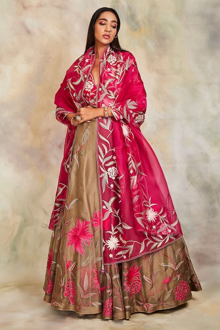 Buy Sue Mue Green Organza V Neck Embroidered Lehenga Set Online at Aza Fashions Buy_Sue Mue_Green Organza V Neck Embroidered Lehenga Set _Online_at_Aza_Fashions