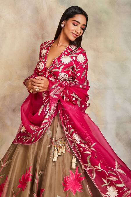 Shop Sue Mue Green Organza V Neck Embroidered Lehenga Set Online at Aza Fashions Shop_Sue Mue_Green Organza V Neck Embroidered Lehenga Set _Online_at_Aza_Fashions