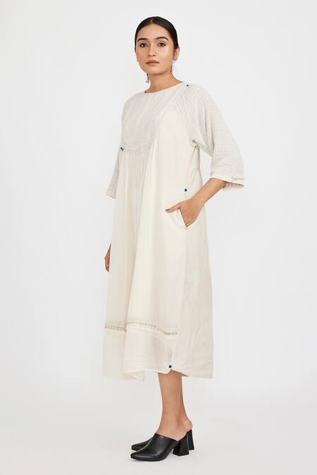 JAYATI GOENKA White Cotton Round Neck Dress Online at Aza Fashions JAYATI GOENKA_White Cotton Round Neck Dress _Online_at_Aza_Fashions