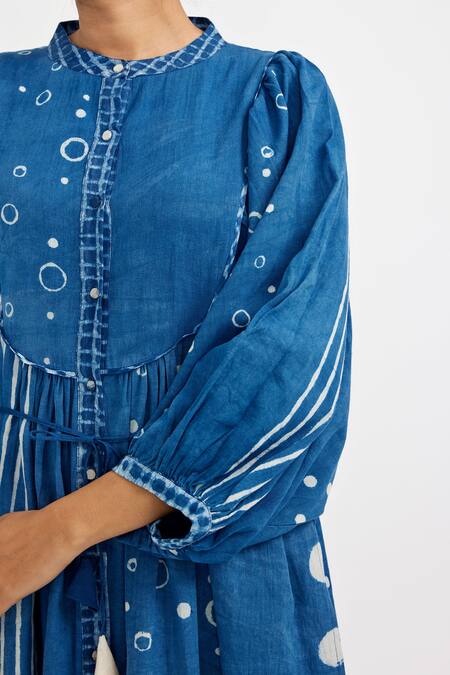 Buy_JAYATI GOENKA_Blue , Satin Mandarin Collar Geometric Print Dress _Online_at_Aza_Fashions