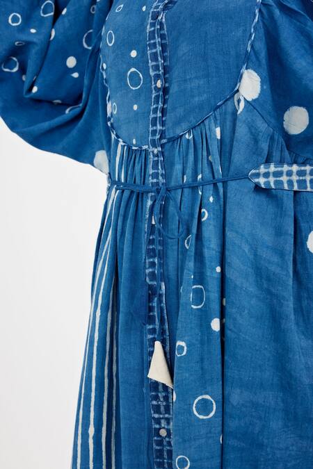 Shop_JAYATI GOENKA_Blue , Satin Mandarin Collar Geometric Print Dress _Online_at_Aza_Fashions