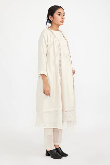 JAYATI GOENKA White Cotton Open Neck, Mandarin Collar Pintuck Robe Solid Tunic Set Online at Aza Fashions JAYATI GOENKA_White Cotton Open Neck, Mandarin Collar Pintuck Robe Solid Tunic Set _Online_at_Aza_Fashions