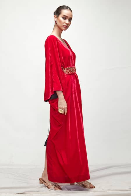 Buy_Ranian_Fuchsia Velvet Embroidery, Zari V-neck Draped Kaftan 