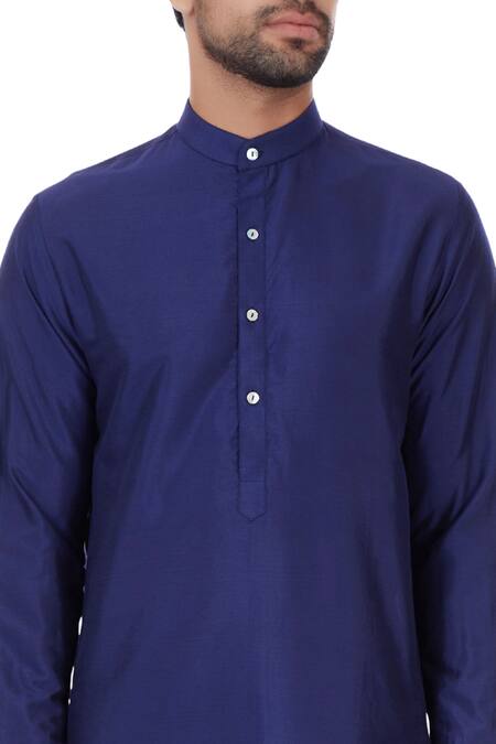 Vavci_Blue Silk Blend Solid Kurta_at_Aza_Fashions